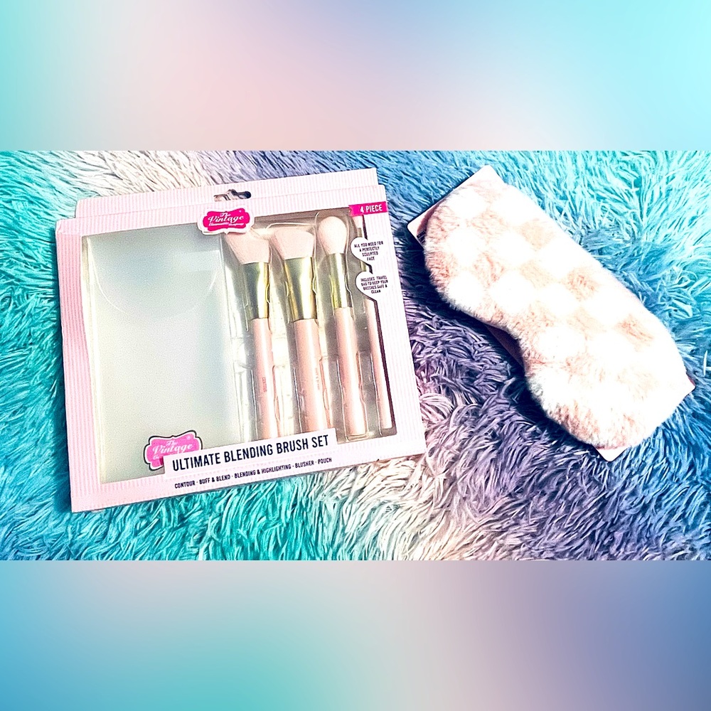 The Vintage Cosmetic Company Blending Brush Set & Sleep Mask